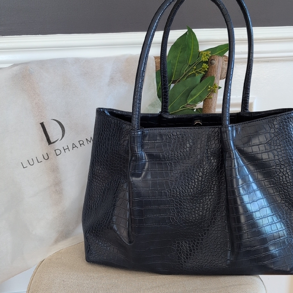 Lulu Dharma Tote Bag Navy Crocodile Cinch